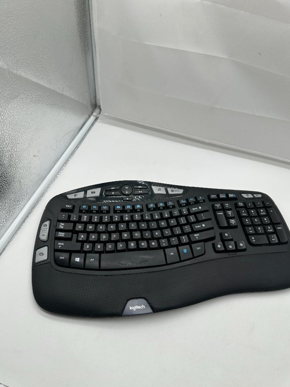 Logitech K350 Wave Wireless Keyboard Works  NO DONGLE Bluetooth Black